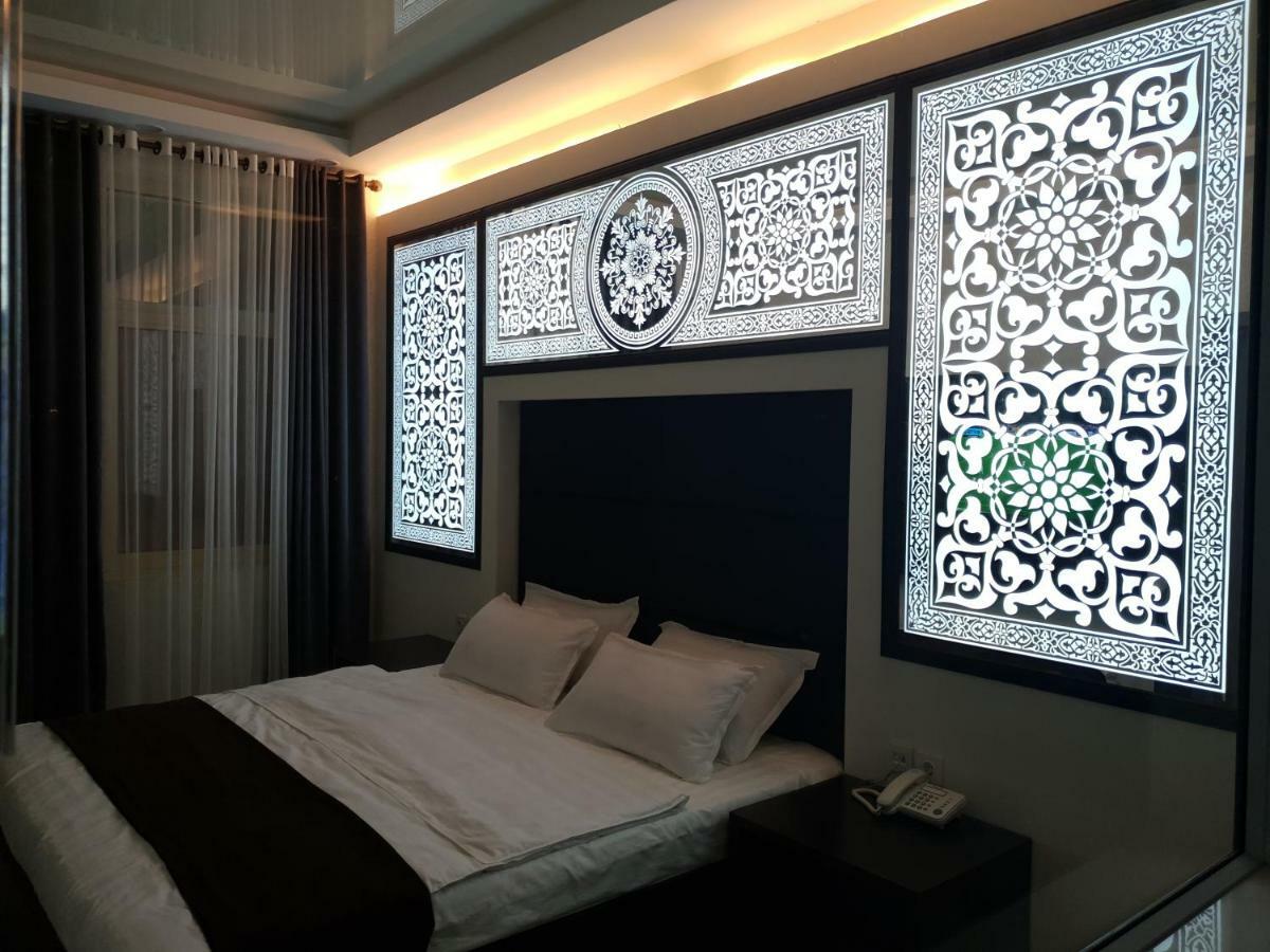 Safir Business Hotel O Dusjanbe Eksteriør billede